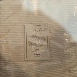 Williams Sonoma White Bed Skirt Full 18" Drop